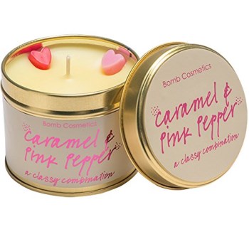 Bomb Cosmetics Κερί CARAMEL & PINK PEPPER TINNED CANDLE